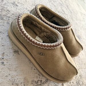 UGG Tan slippers